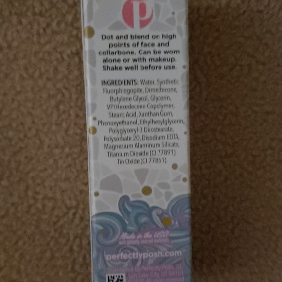 Perfectly Posh - Picture 2 of 2